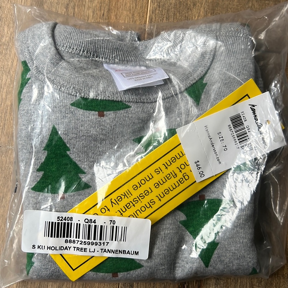 NWT Hanna Andersson 2 piece pajama size 6-12 mo Christmas print